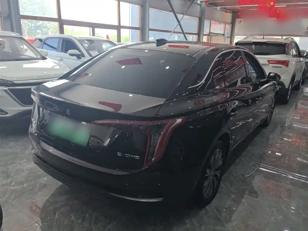 Hongqi E-QM5 2022 431km Charging Enjoyment Edition фото 7
