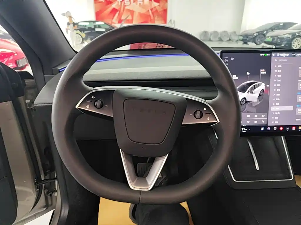 Tesla Model Y L 2025 2025 Facelift Long Range AWD