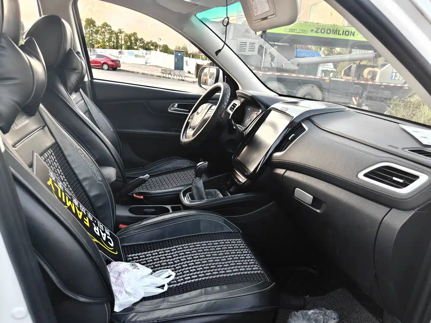 SWM Motor SWM X7 2018 2016 1.5T Manual Luxury 7-Seater