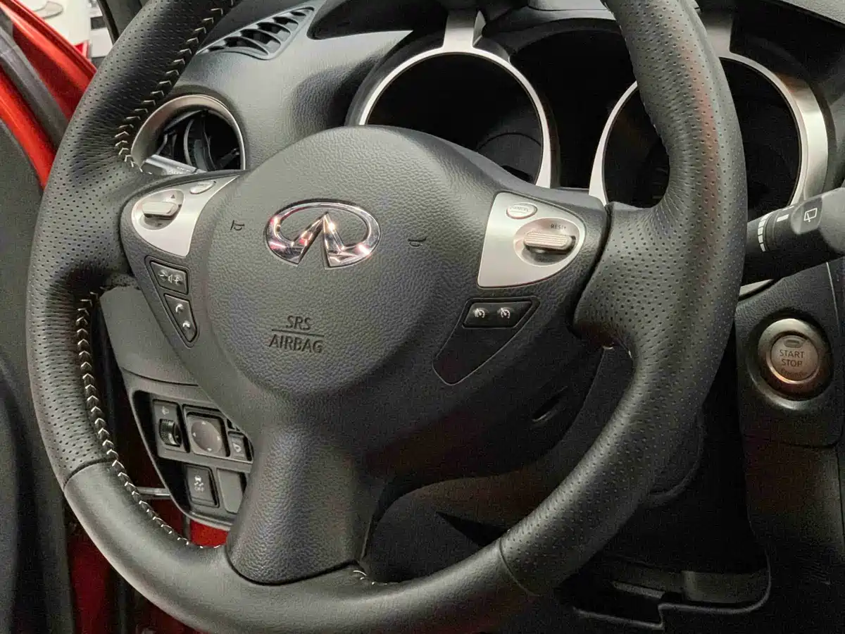 Infiniti ESQ 2016 2014 1.6L Free Edition