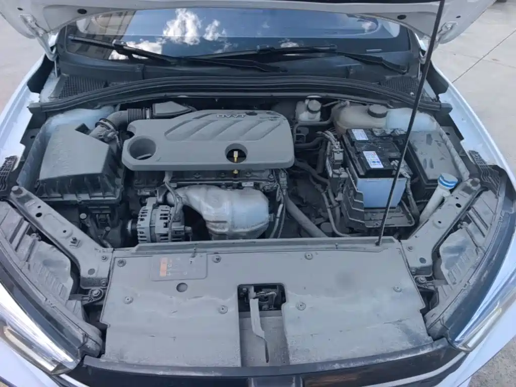 Фото 20 - Roewe i5