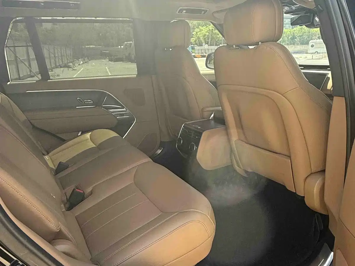 Land Rover Range Rover 2025 3.0 L6 400PS Flourishing Era Extended Wheelbase фото 6
