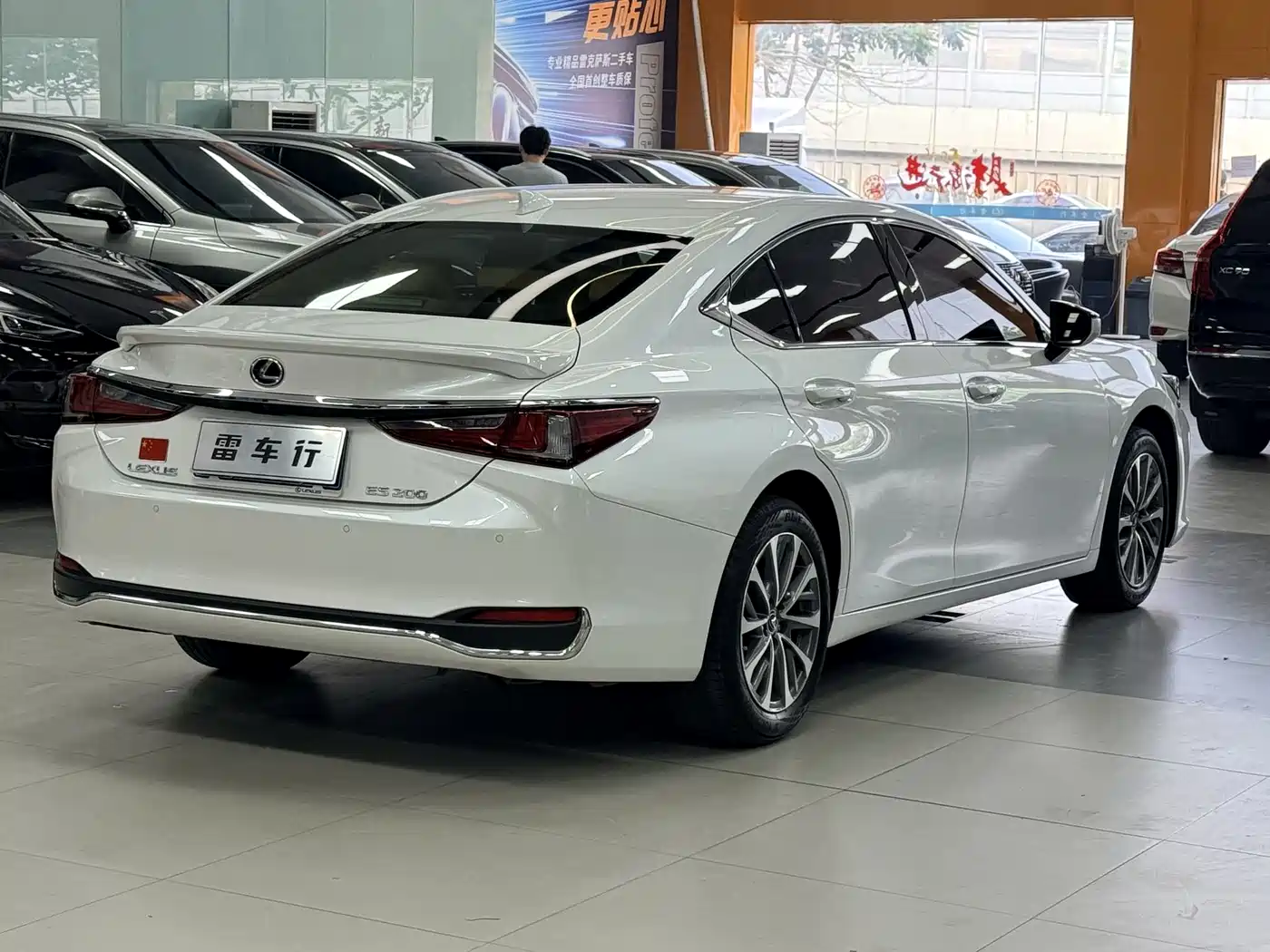 Lexus ES 2022 200 Excellence Edition фото 4