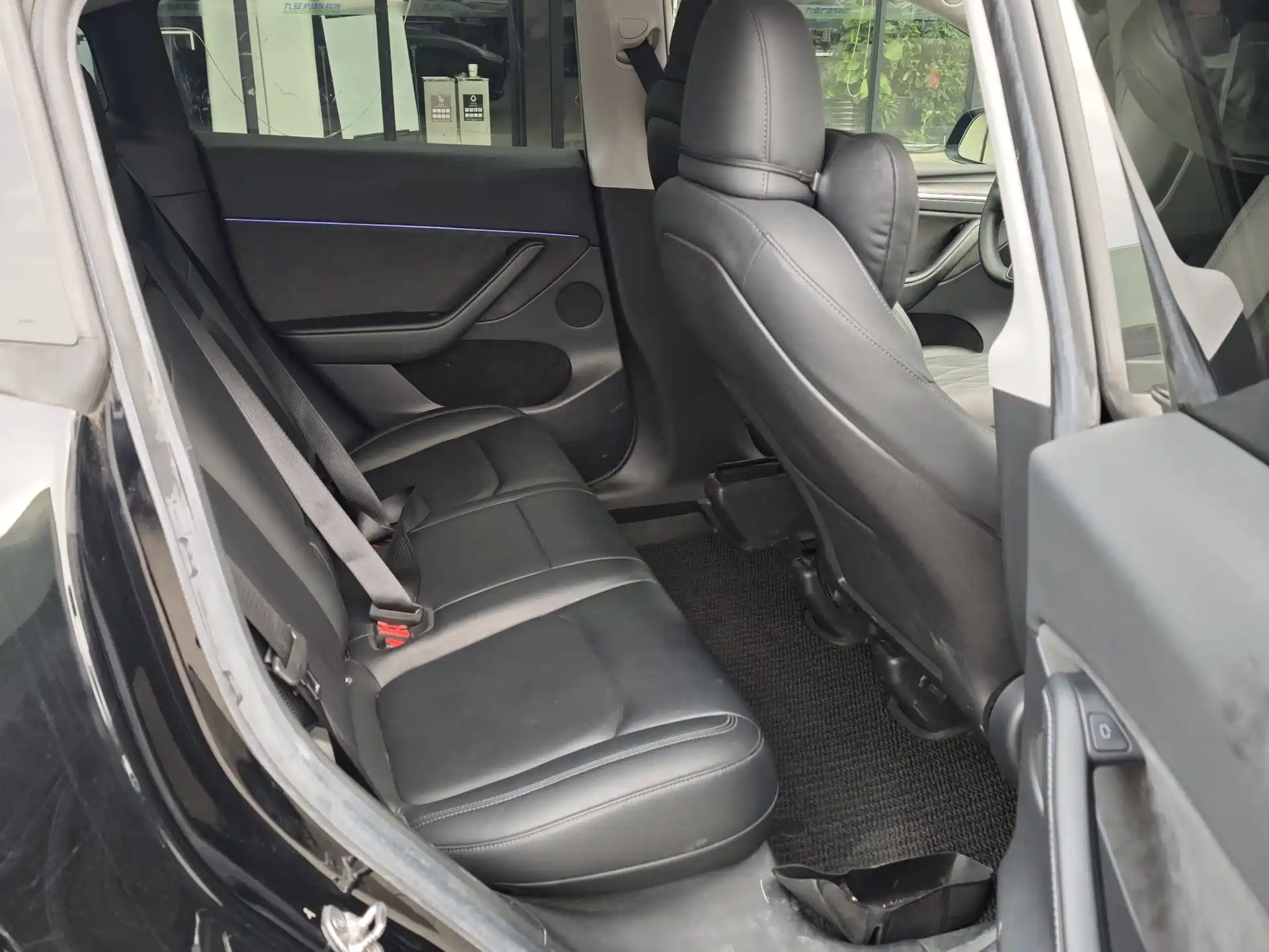 Photo 11 - Tesla Model Y