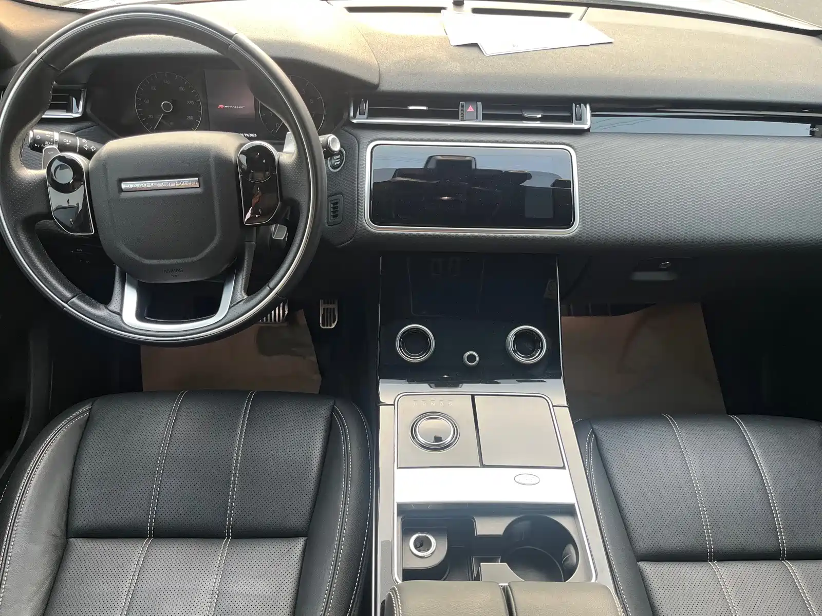 Фото 9 - Land Rover Range Rover Velar