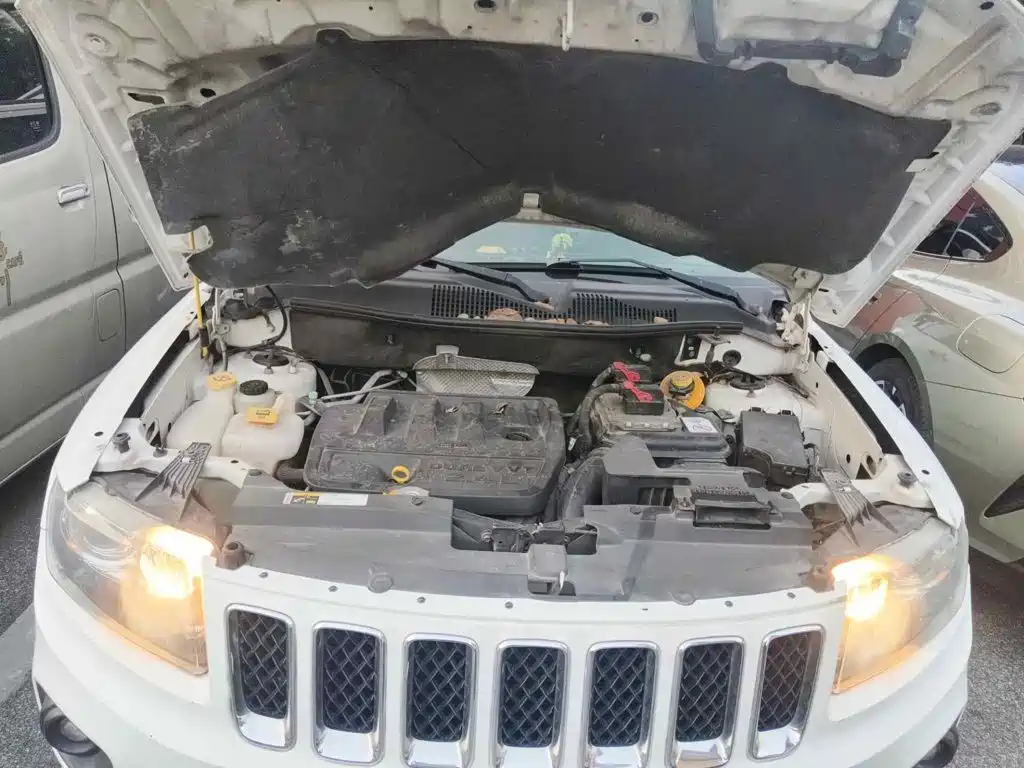 Jeep Compass (Import) 2014 2014 2.4L 4WD Sport Edition