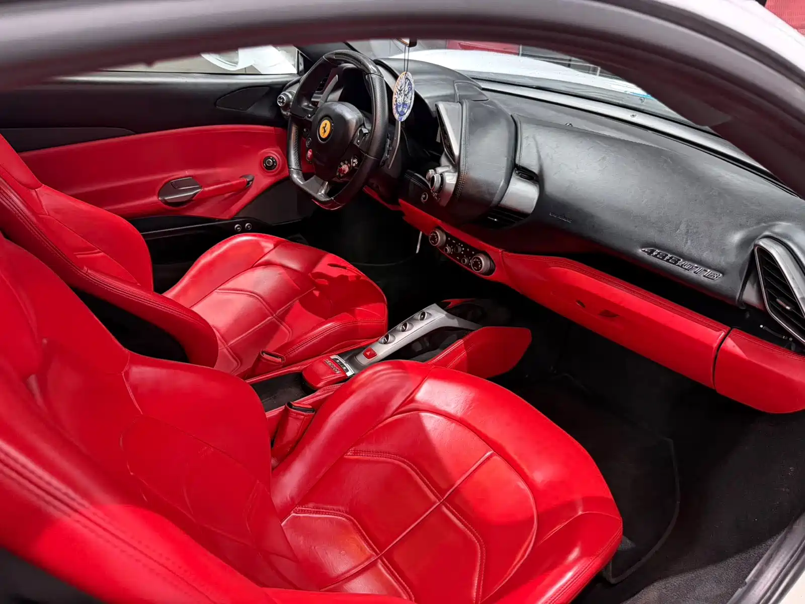 Фото 10 - Ferrari 488