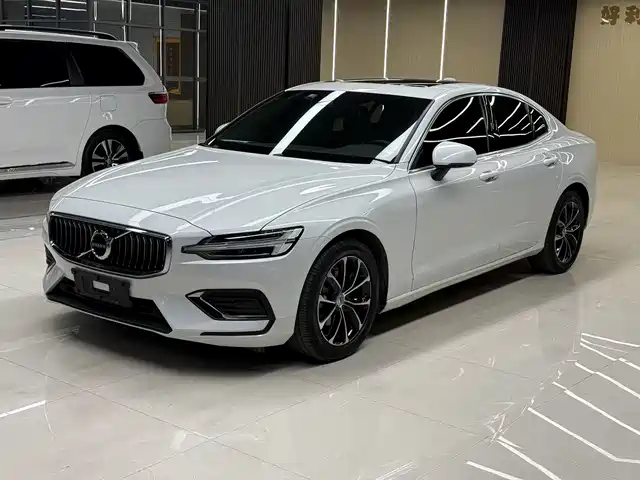  Volvo Volvo S60 2022 B4 Smart Vision Sport Edition