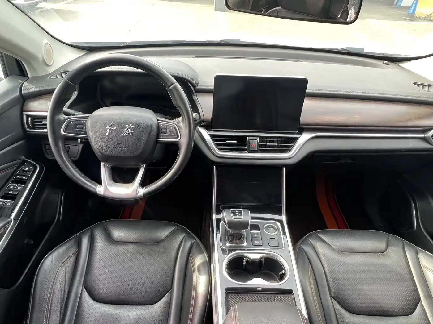 Hongqi E-HS3 2019 Smart Connection Flag Joy FWD Version фото 6