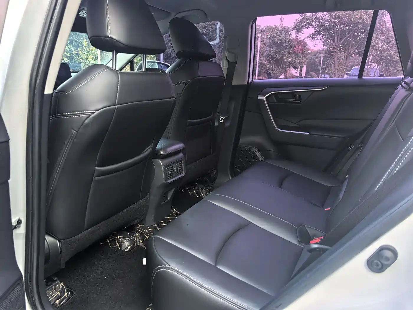 Toyota RAV4 Rongfang 2021 2.0L CVT 2WD Urban фото 8