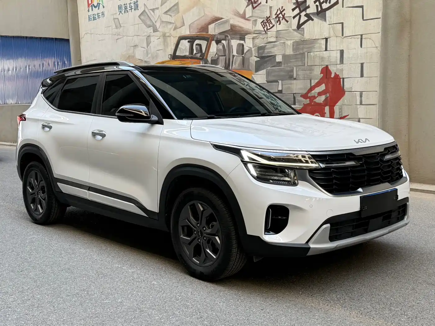 Kia Seltos 2023 1.5L CVT Luxury Edition фото 3