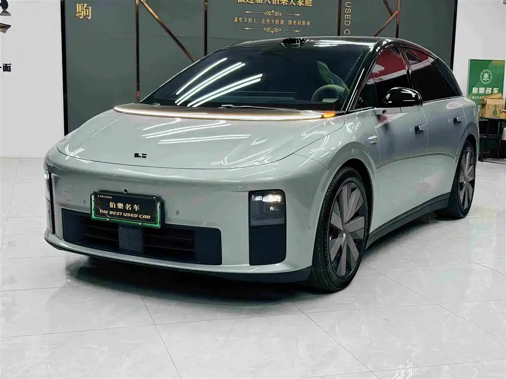 Li Auto i6 2026 2025 4WD Base Model