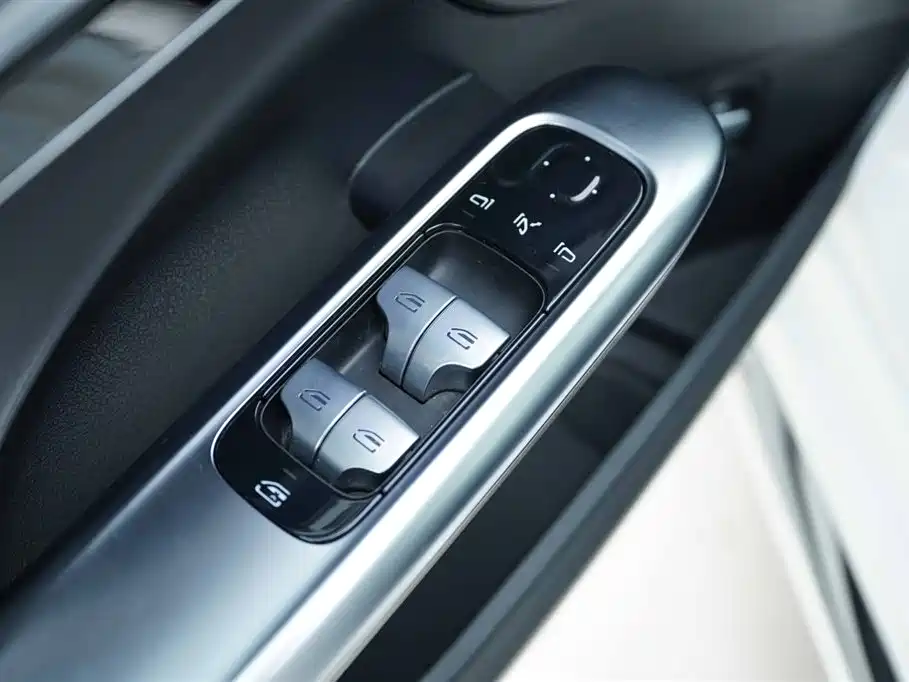Mercedes-Benz C-Class 2024 Second Facelift C 260 L Sport фото 10