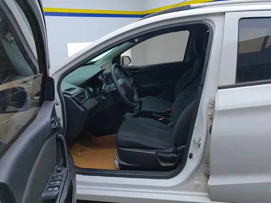 Baojun 310 2021 2020 1.2L Manual Comfort Edition