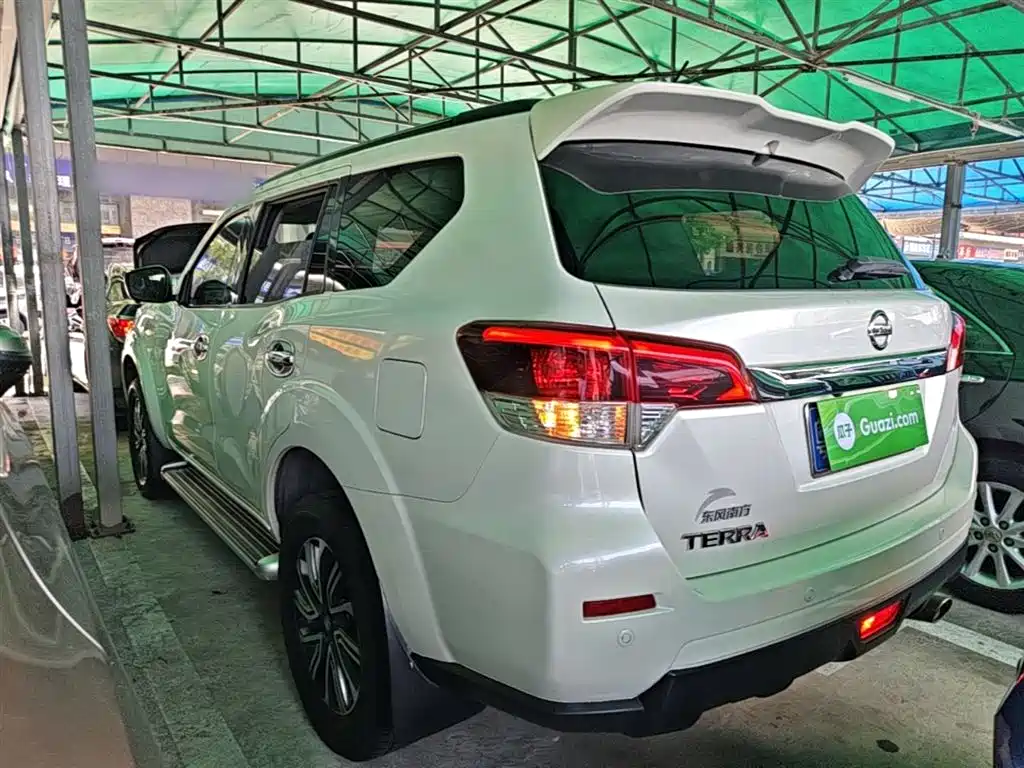 Nissan Terra 2018 2018 2.5L Automatic 2WD Luxury Edition