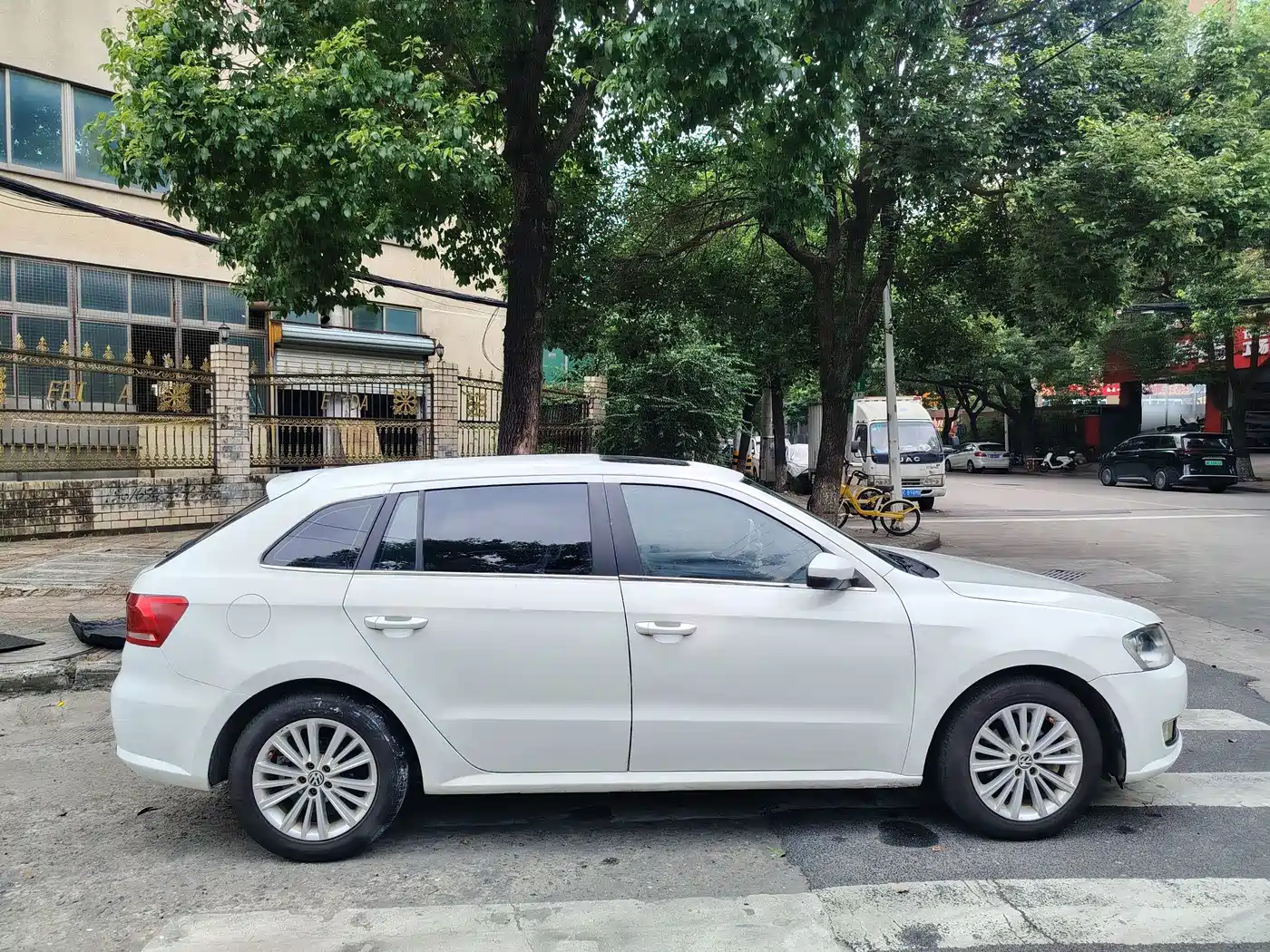 Photo 7 - Volkswagen Lavida Tour