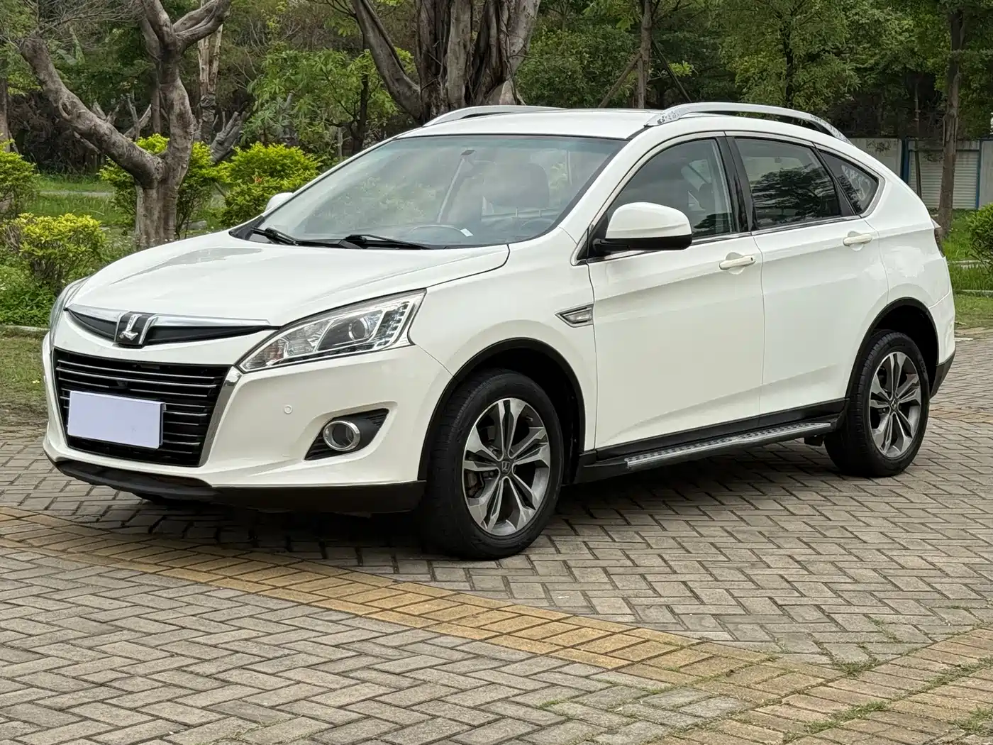 LUXGEN EXCELLENT 6 SUV