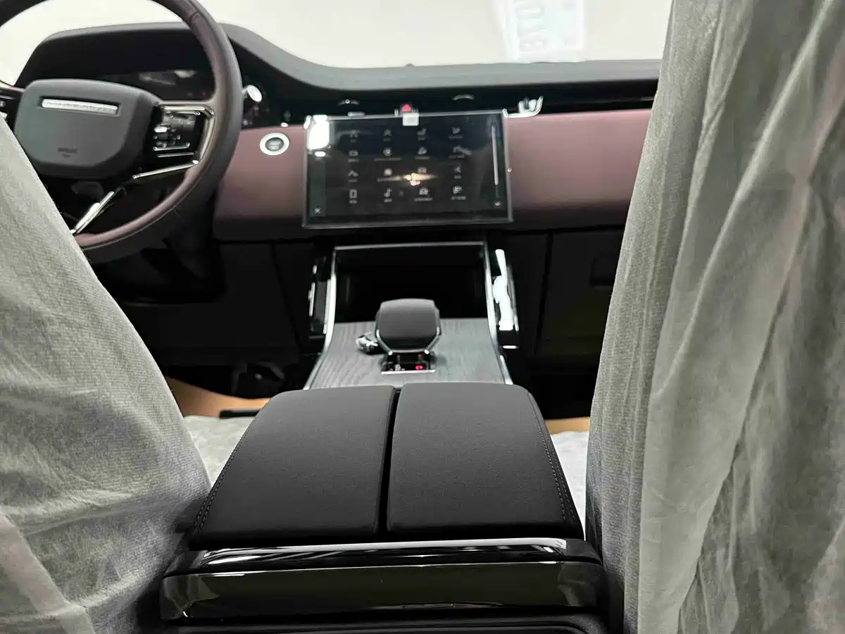 Land Rover Range Rover Evoque 2026 Range Rover Evoque L SE фото 19