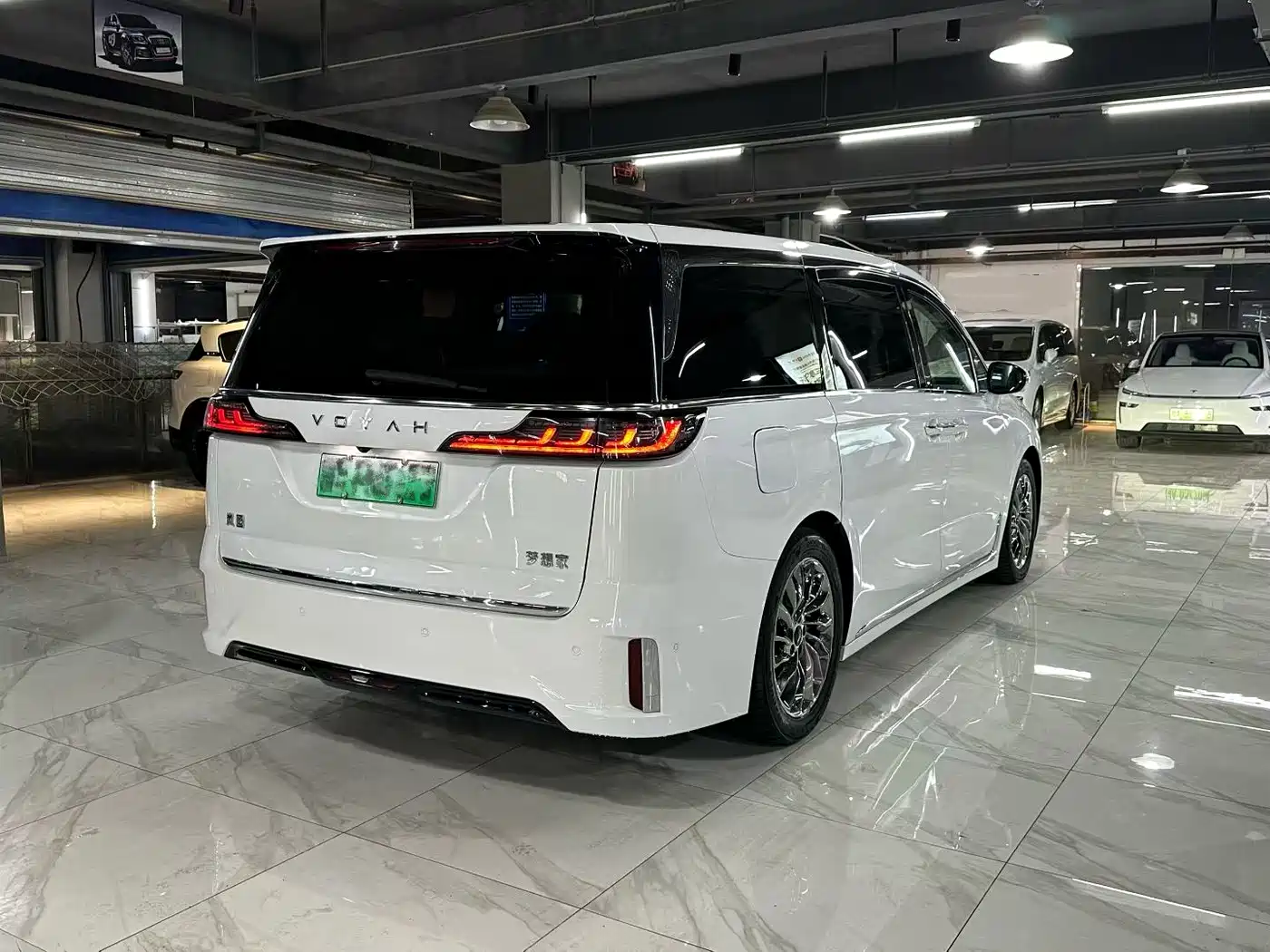 Voyah Auto Voyah Dreamer 2022 Low-carbon Dream+Smart Package фото 6