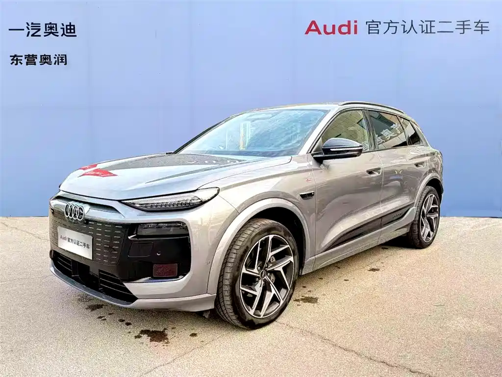 AUDI Q6L E TRON