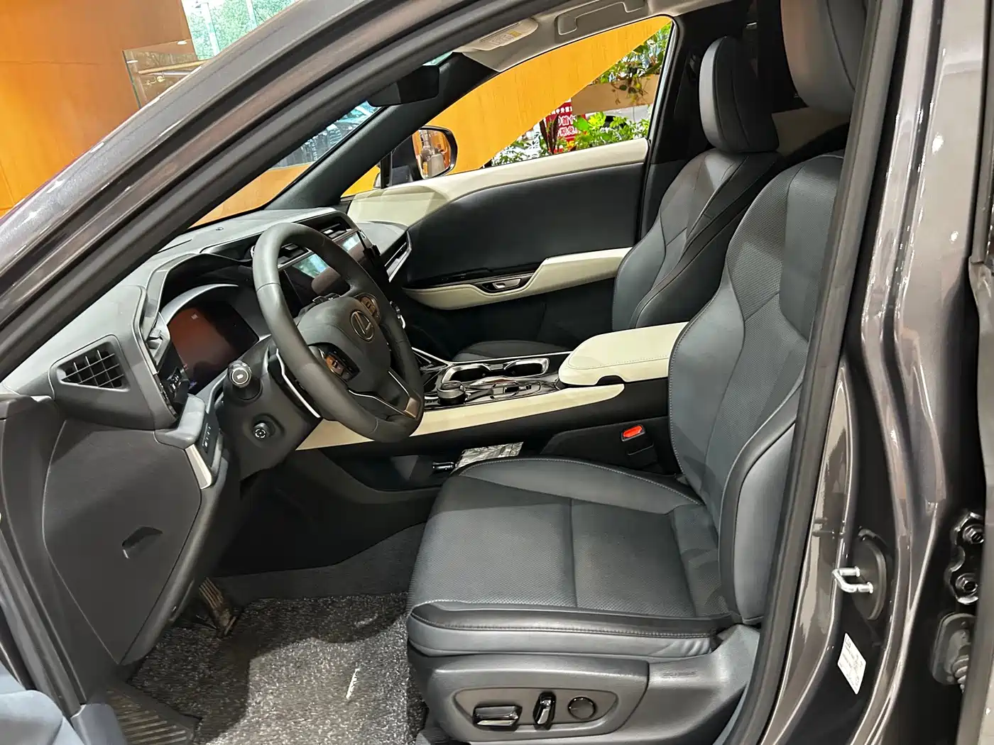 Lexus RZ 2023 2023 450e 4WD Deluxe