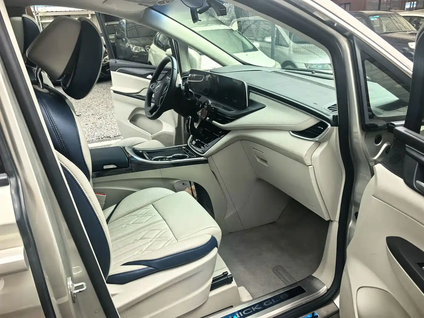 Фото 12 - Buick GL8