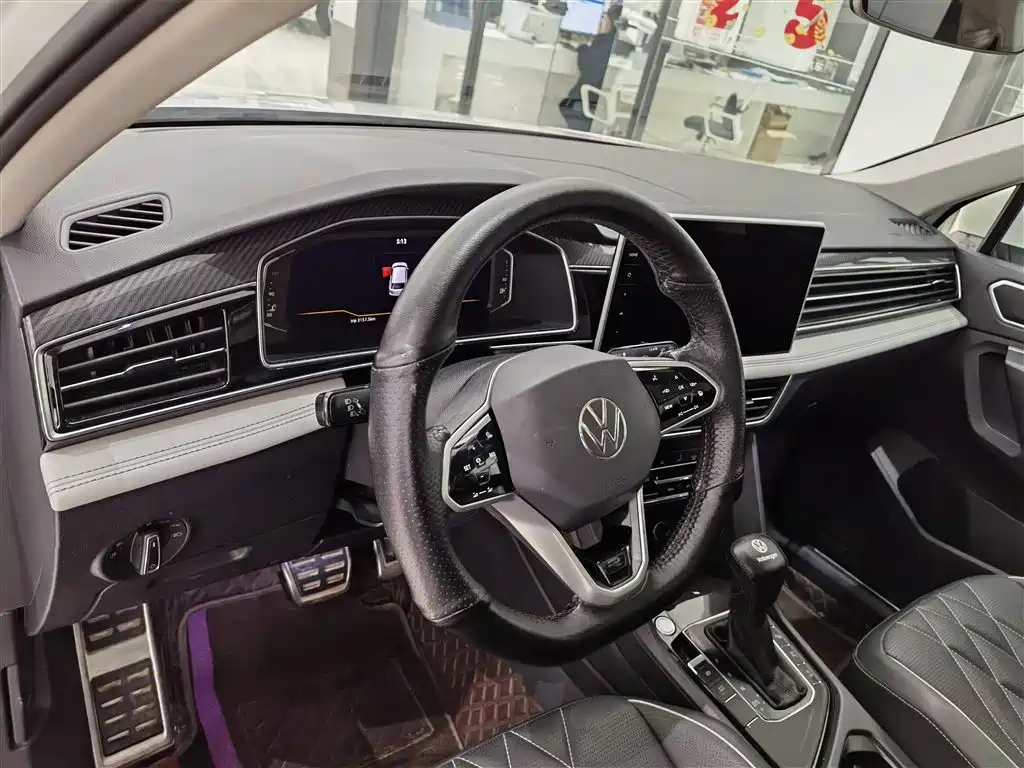 Volkswagen Tiguan L 2022 330TSI Auto 2WD R-Line Premium Edition фото 9