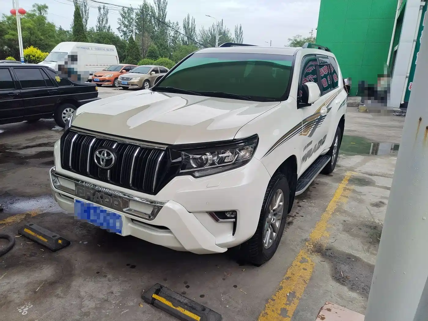 TOYOTA PRADO