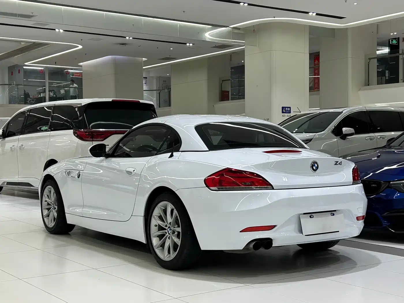 BMW Z4 2013 sDrive20i Leading фото 15