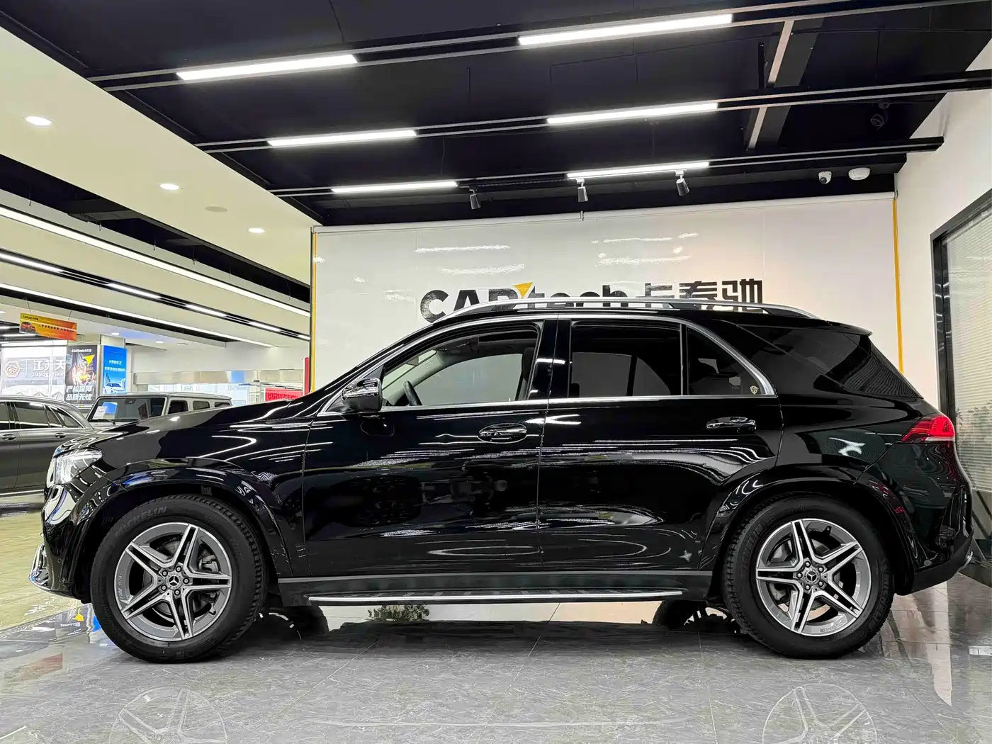 Mercedes-Benz GLE 2020 Facelift GLE 350 4MATIC Luxury фото 3