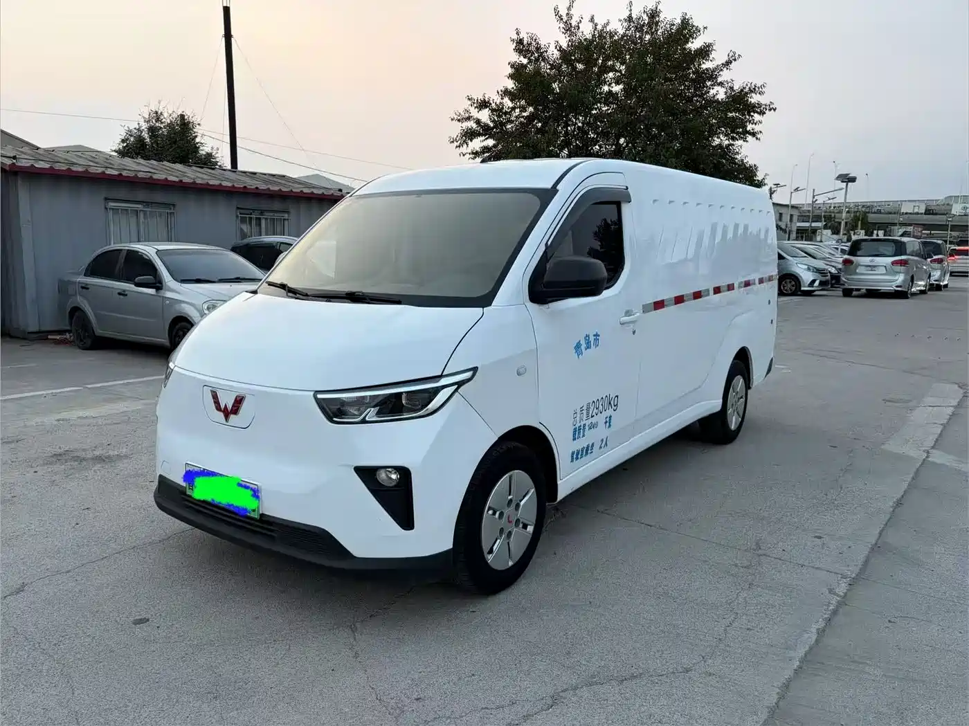 Wuling Motors Wuling Yangguang 2024 2024 300km Practical Enclosed Window Version 60kW