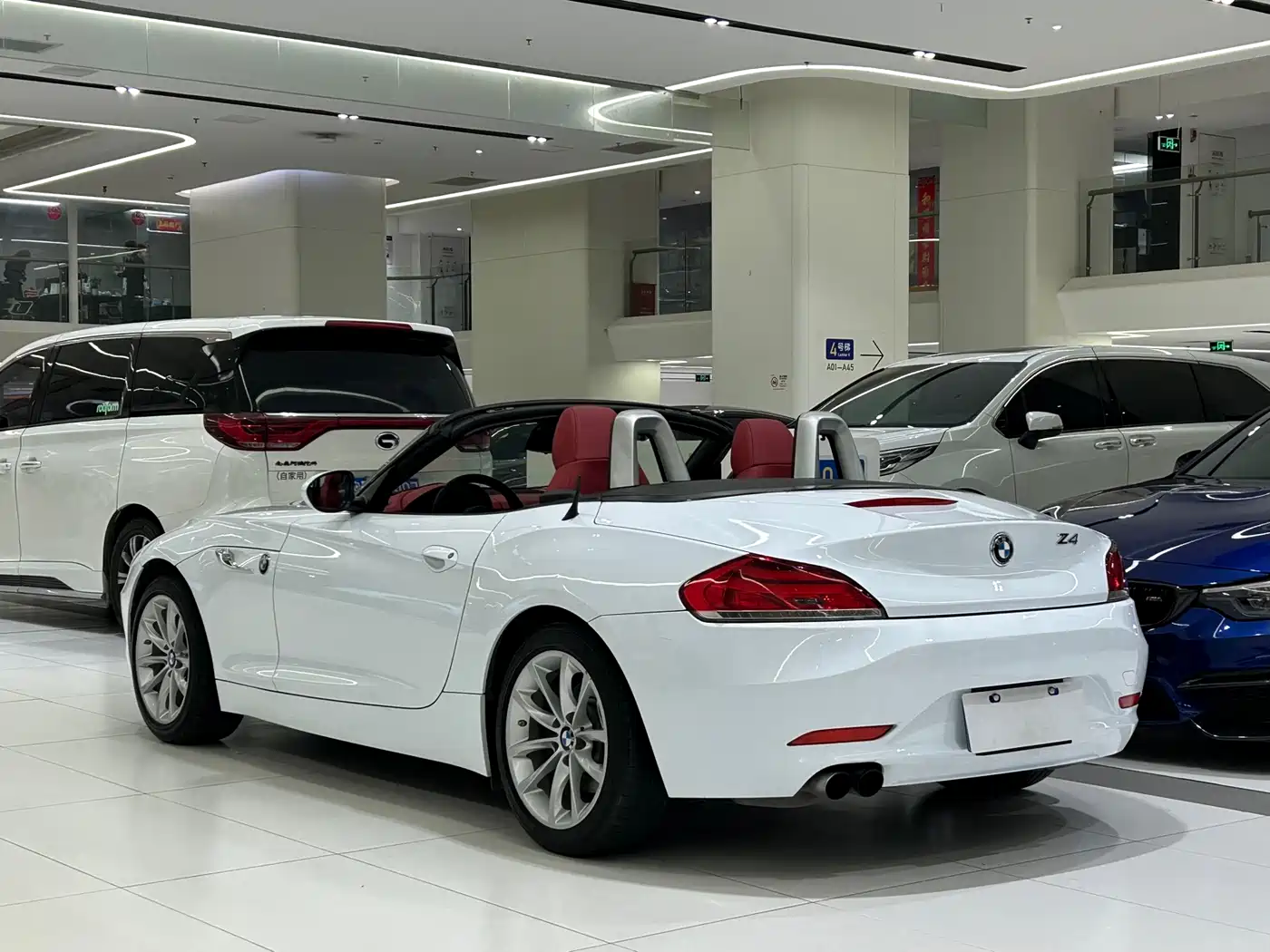 BMW Z4 2013 sDrive20i Leading фото 14