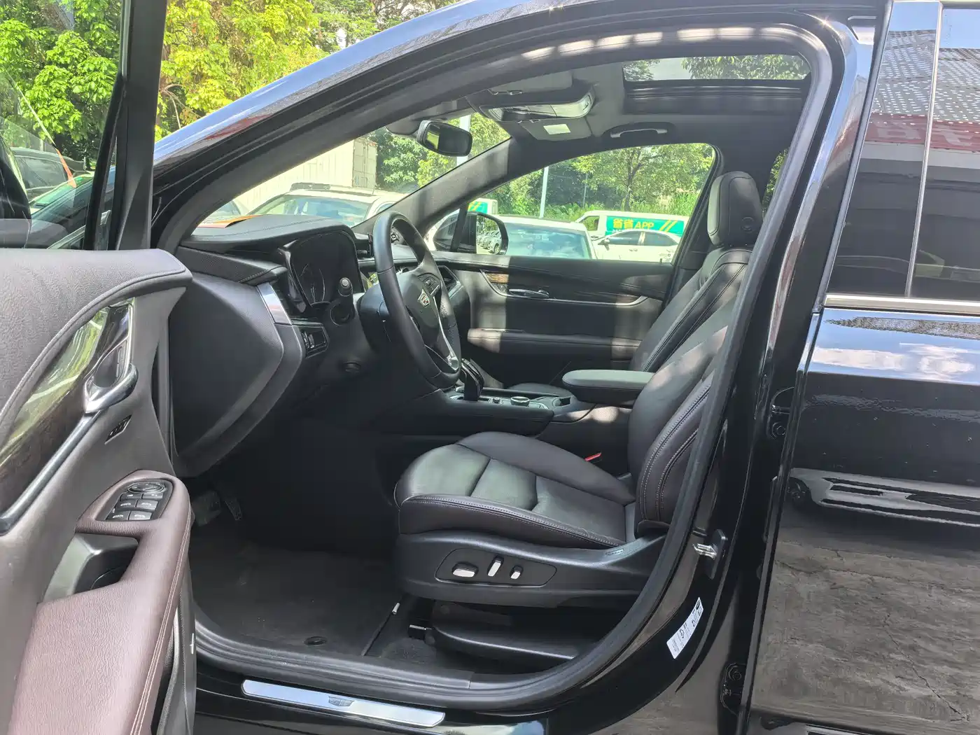 Фото 4 - Cadillac XT6