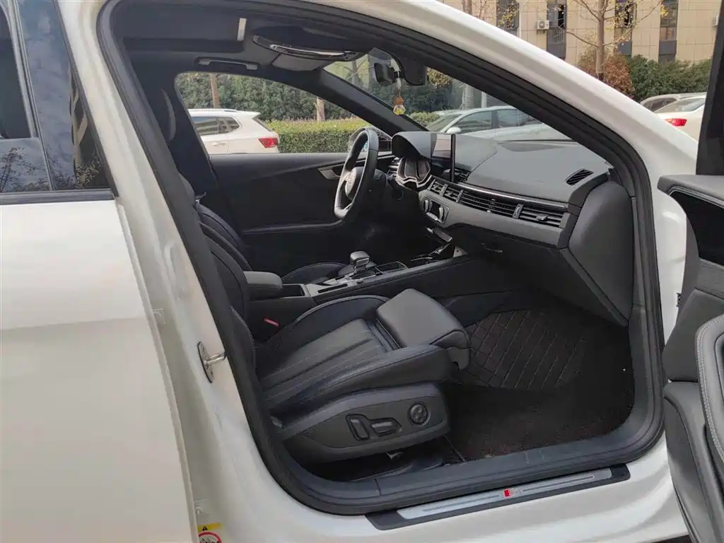 Audi A4L 2023 40 TFSI Luxury Sport фото 7