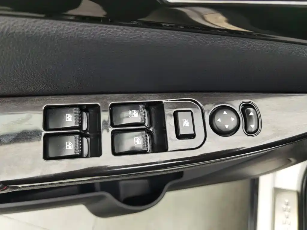 BAIC Huansu S3 2015 2015 1.5L Luxury (China V)