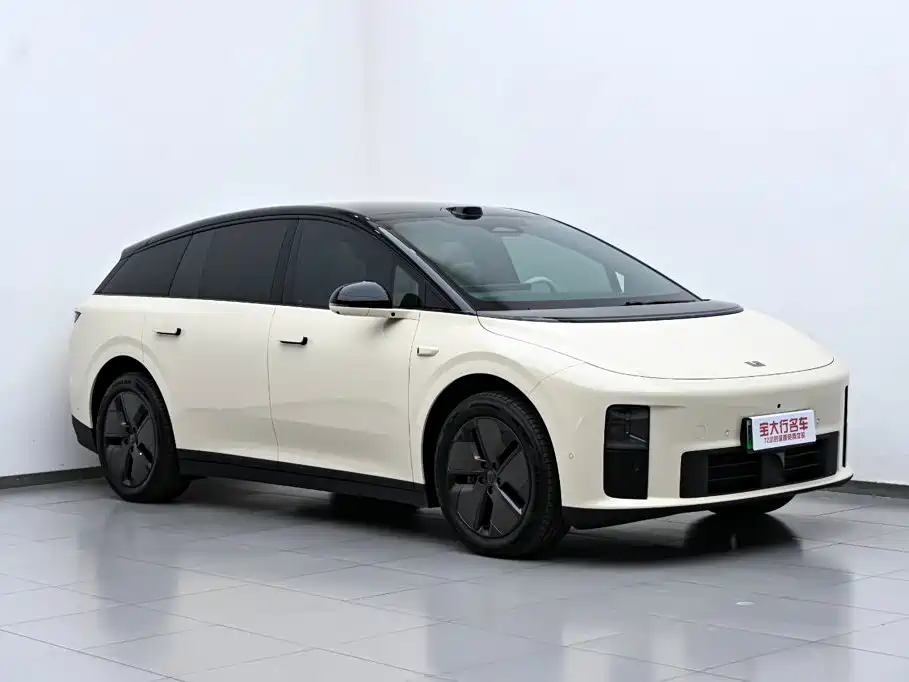 Li Auto i6 2026 2025 2WD Base Model