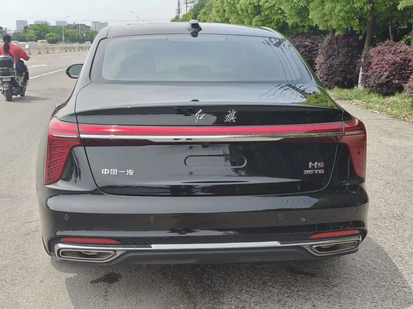 Hongqi H5 2023 1.5T DCT Smart Connect Joy Edition фото 7