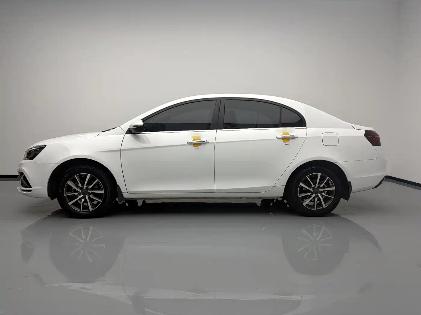 Фото 7 - Geely Emgrand