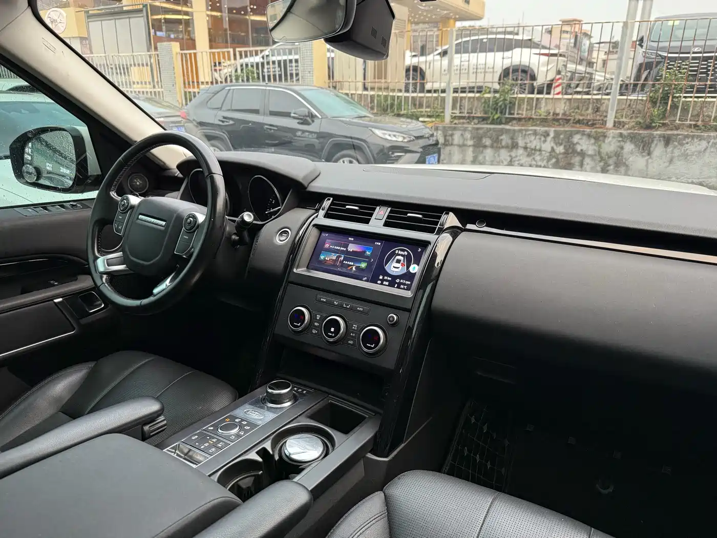 Land Rover Discovery 2017 3.0 SC V6 S фото 14