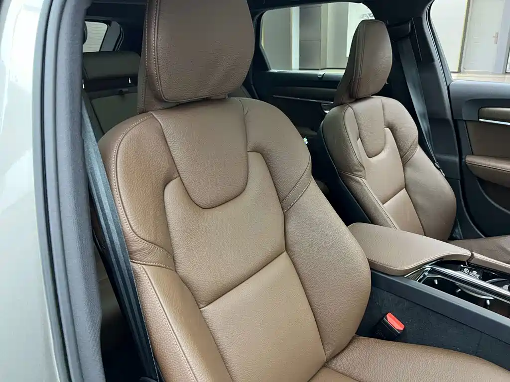 Фото 23 - Volvo V90
