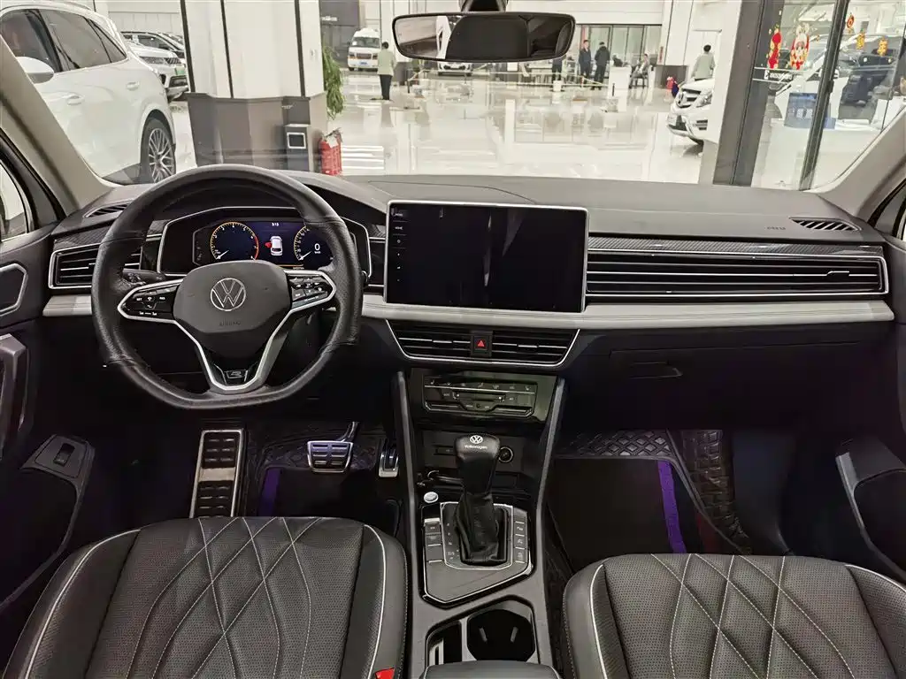 Volkswagen Tiguan L 2022 330TSI Auto 2WD R-Line Premium Edition фото 12