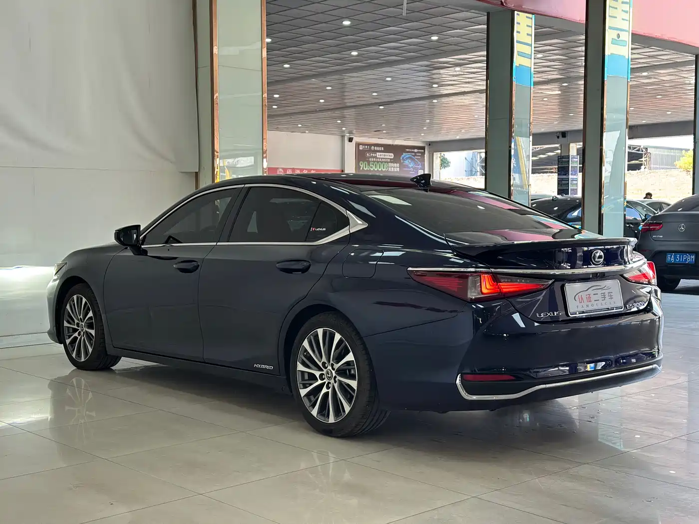 Lexus ES 2020 300h Ultimate Edition фото 16