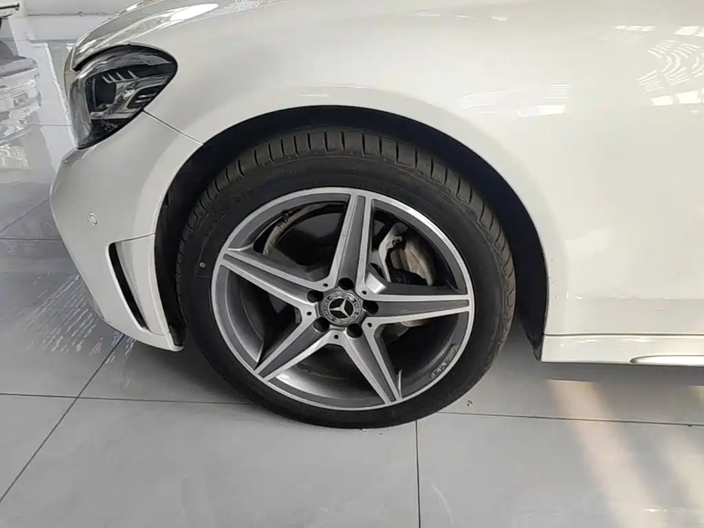 Photo 23 - Mercedes-Benz C-Class
