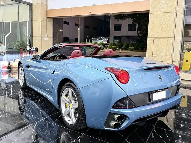 Фото 7 - Ferrari California T