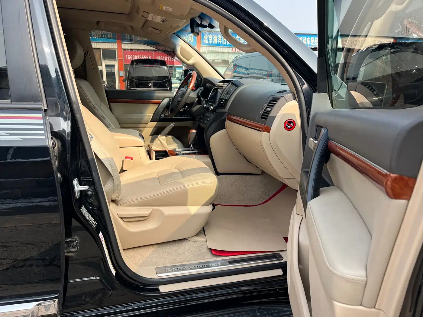 Toyota Land Cruiser (Import) 2015 4.0L V6 Middle East Limited Edition фото 25