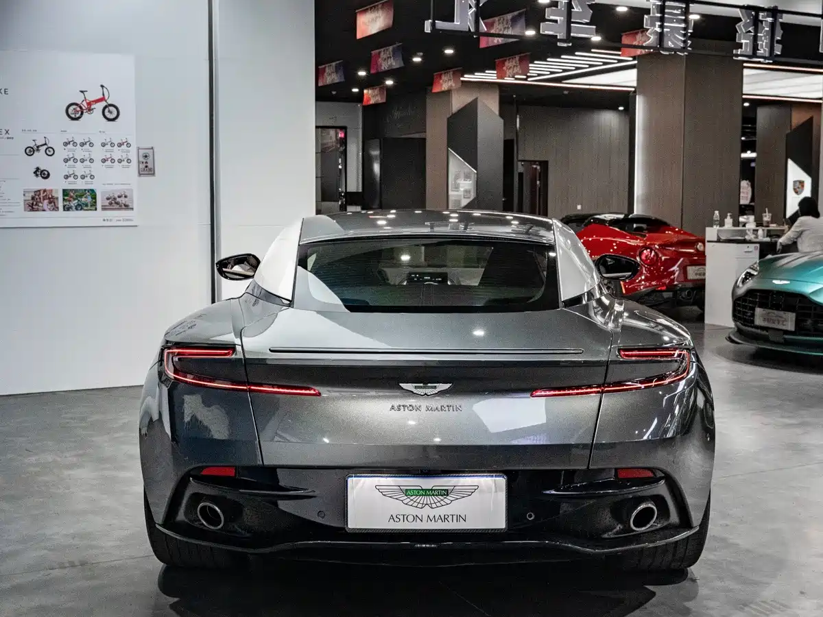 Aston Martin DB11 2018 2017 4.0T V8