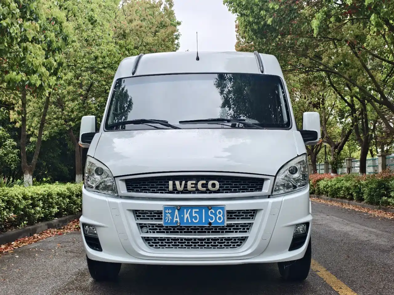 Iveco Bodhi 2016 2016 3.0T-A32 Premium Mid Roof F1C