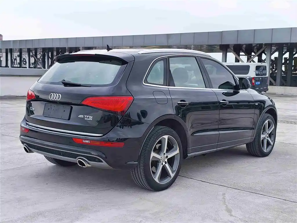 Audi Q5 (Import) 2013 45 TFSI quattro Sport фото 5