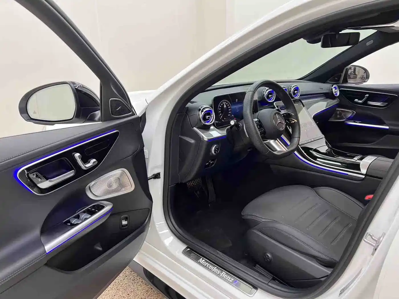 Mercedes-Benz C-Class 2024 C 260 L Night Edition Sport фото 6