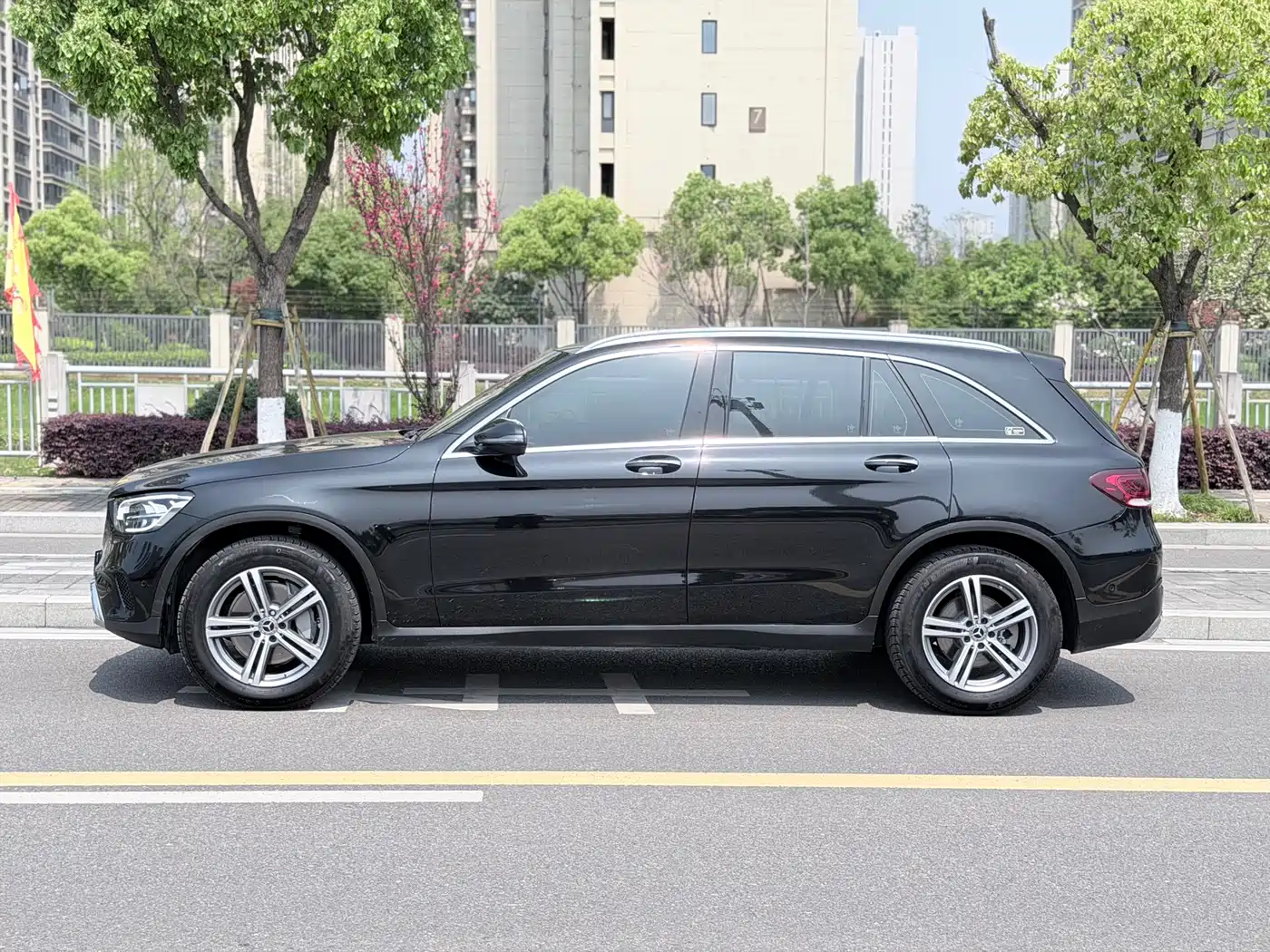 Mercedes-Benz GLC 2021 GLC 260 L 4MATIC Sporty фото 4